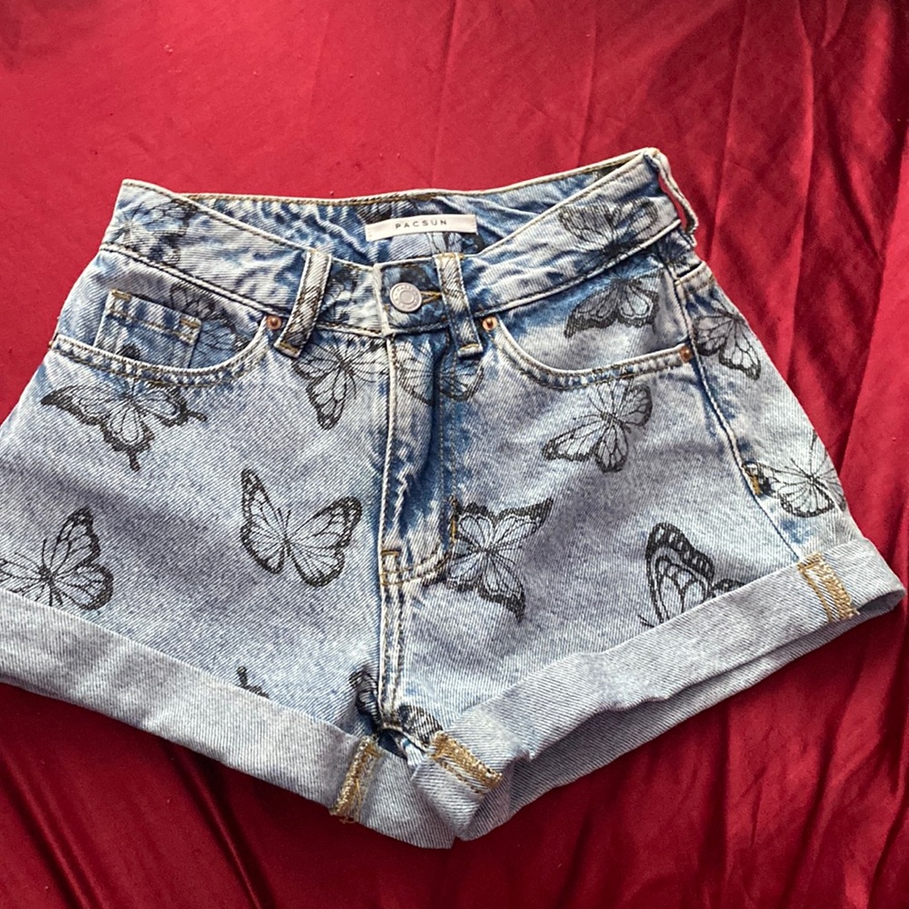 Mom shorts never worn